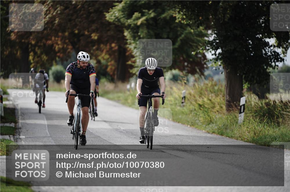 30.08.2026 - Elbe Triathlon Hamburg Michael Burmester http://msf.ph/oto/10070380 30.08.2026 09:54:47 Radfahren 400, 418, 541, 583, 648, 711, 911 meine-sportfotos.de