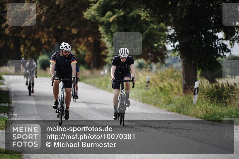 30.08.2026 - Elbe Triathlon Hamburg Michael Burmester http://msf.ph/oto/10070381 30.08.2026 09:54:47 Radfahren 400, 418, 541, 583, 648, 711, 911 meine-sportfotos.de