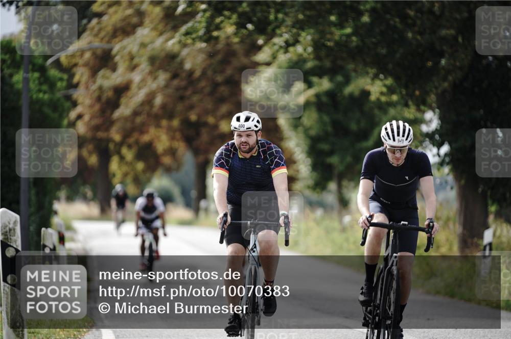 30.08.2026 - Elbe Triathlon Hamburg Michael Burmester http://msf.ph/oto/10070383 30.08.2026 09:54:48 Radfahren 400, 418, 541, 583, 648, 711, 911 meine-sportfotos.de
