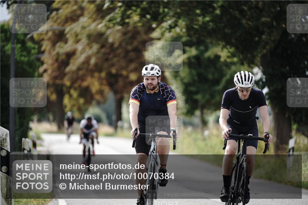 30.08.2026 - Elbe Triathlon Hamburg Michael Burmester http://msf.ph/oto/10070384 30.08.2026 09:54:49 Radfahren 400, 418, 541, 583, 648 meine-sportfotos.de