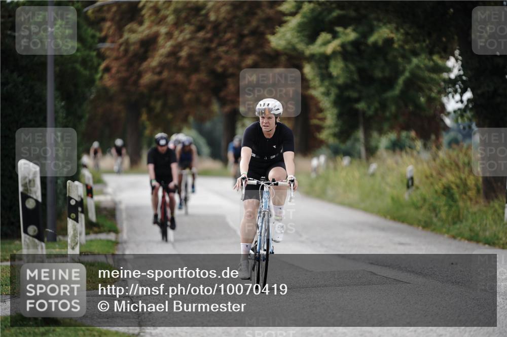 30.08.2026 - Elbe Triathlon Hamburg Michael Burmester http://msf.ph/oto/10070419 30.08.2026 09:55:18 Radfahren 457, 488, 528, 628, 633, 927, 933, 939, 967 meine-sportfotos.de