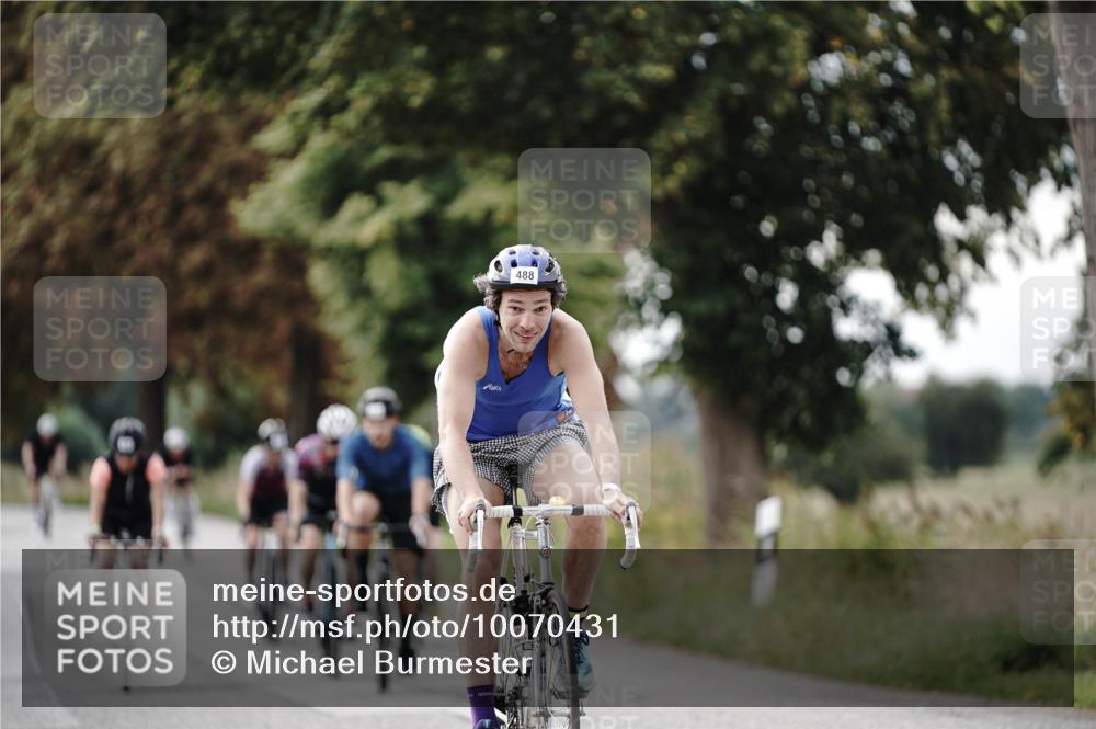 30.08.2026 - Elbe Triathlon Hamburg Michael Burmester http://msf.ph/oto/10070431 30.08.2026 09:55:23 Radfahren 457, 488, 528, 534, 617, 628, 633, 939, 961, 967 meine-sportfotos.de