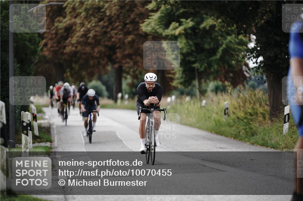 30.08.2026 - Elbe Triathlon Hamburg Michael Burmester http://msf.ph/oto/10070455 30.08.2026 09:55:36 Radfahren 289, 353, 441, 466, 557, 669, 742 meine-sportfotos.de