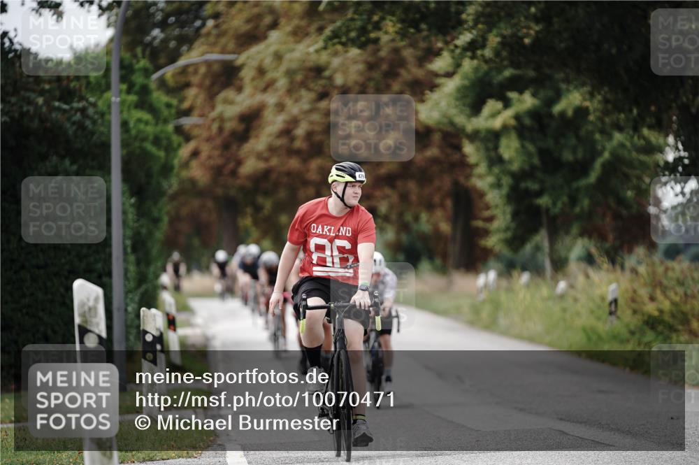 30.08.2026 - Elbe Triathlon Hamburg Michael Burmester http://msf.ph/oto/10070471 30.08.2026 09:55:44 Radfahren 352, 466, 479, 595, 621, 742, 757, 820, 843 meine-sportfotos.de