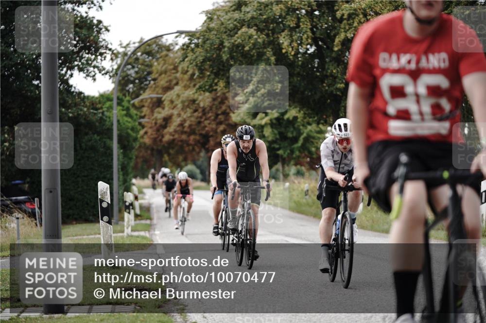 30.08.2026 - Elbe Triathlon Hamburg Michael Burmester http://msf.ph/oto/10070477 30.08.2026 09:55:46 Radfahren 352, 397, 479, 595, 621, 757, 820, 843 meine-sportfotos.de