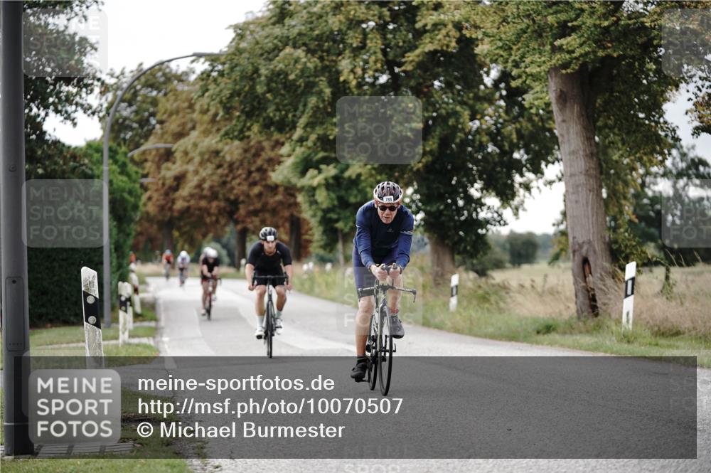 30.08.2026 - Elbe Triathlon Hamburg Michael Burmester http://msf.ph/oto/10070507 30.08.2026 09:55:59 Radfahren 399, 410, 437, 576, 581, 756, 788, 969 meine-sportfotos.de
