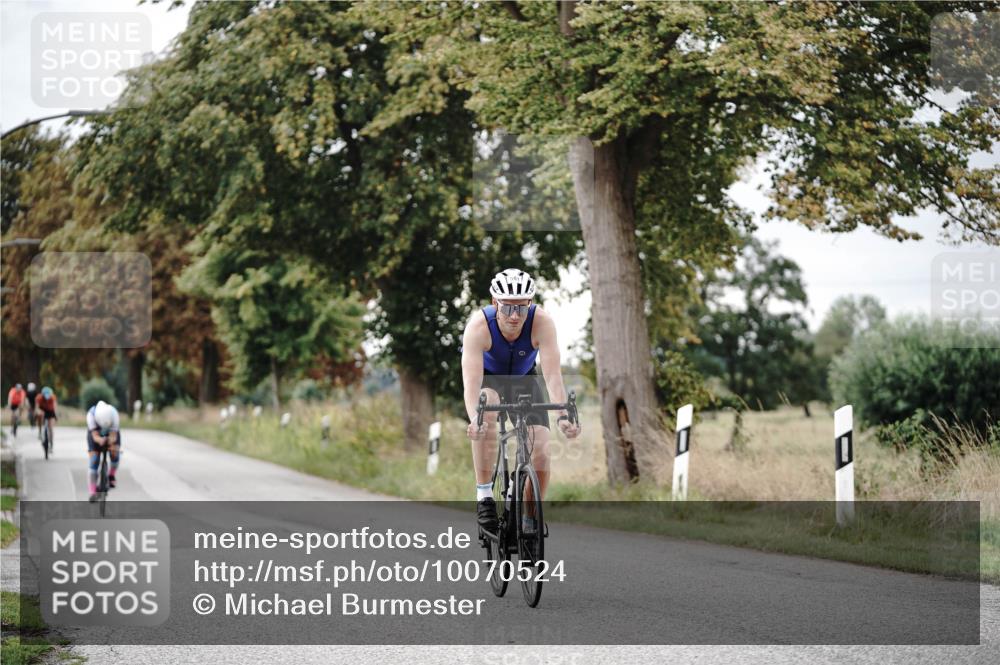 30.08.2026 - Elbe Triathlon Hamburg Michael Burmester http://msf.ph/oto/10070524 30.08.2026 09:56:04 Radfahren 581, 756, 902, 969 meine-sportfotos.de