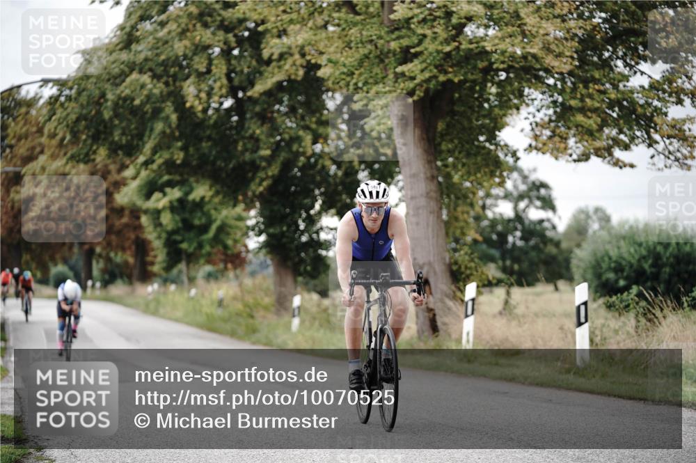 30.08.2026 - Elbe Triathlon Hamburg Michael Burmester http://msf.ph/oto/10070525 30.08.2026 09:56:04 Radfahren 581, 756, 902, 969 meine-sportfotos.de