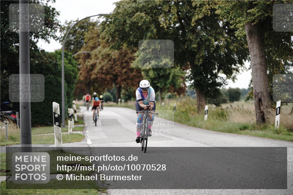30.08.2026 - Elbe Triathlon Hamburg Michael Burmester http://msf.ph/oto/10070528 30.08.2026 09:56:06 Radfahren 581, 756, 902, 969 meine-sportfotos.de