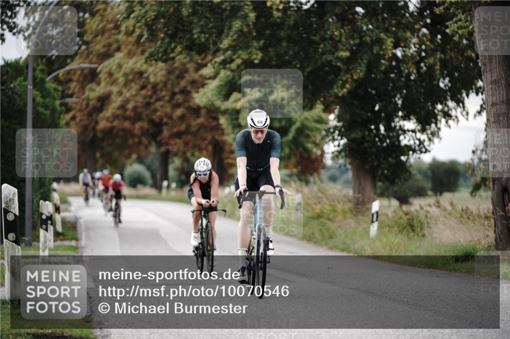 30.08.2026 - Elbe Triathlon Hamburg Michael Burmester http://msf.ph/oto/10070546 30.08.2026 09:56:21 Radfahren 363, 626, 883, 983 meine-sportfotos.de