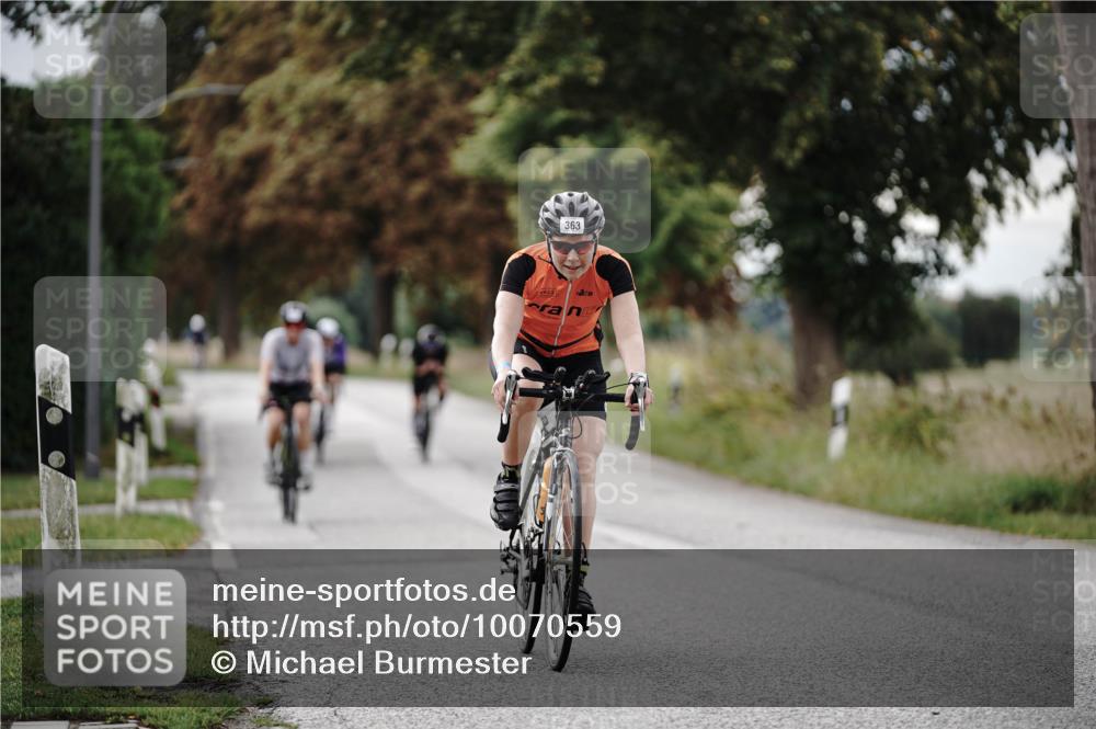 30.08.2026 - Elbe Triathlon Hamburg Michael Burmester http://msf.ph/oto/10070559 30.08.2026 09:56:28 Radfahren 363, 421, 731, 883, 926 meine-sportfotos.de