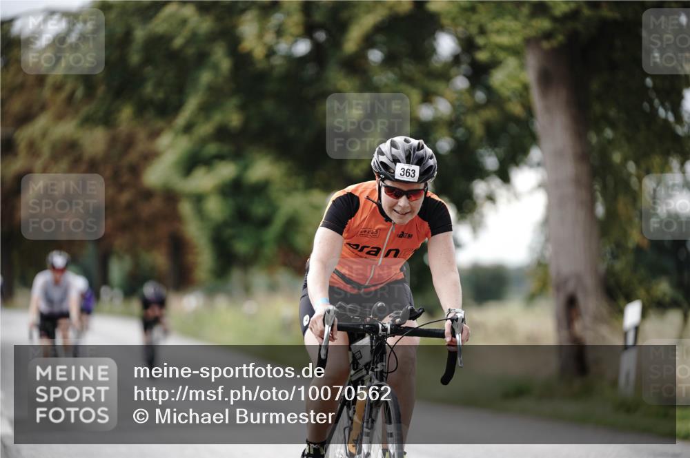30.08.2026 - Elbe Triathlon Hamburg Michael Burmester http://msf.ph/oto/10070562 30.08.2026 09:56:29 Radfahren 363, 421, 731, 883, 926 meine-sportfotos.de