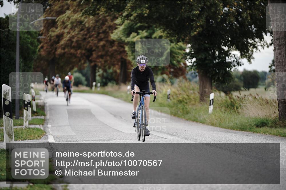 30.08.2026 - Elbe Triathlon Hamburg Michael Burmester http://msf.ph/oto/10070567 30.08.2026 09:56:36 Radfahren 421, 803, 853 meine-sportfotos.de