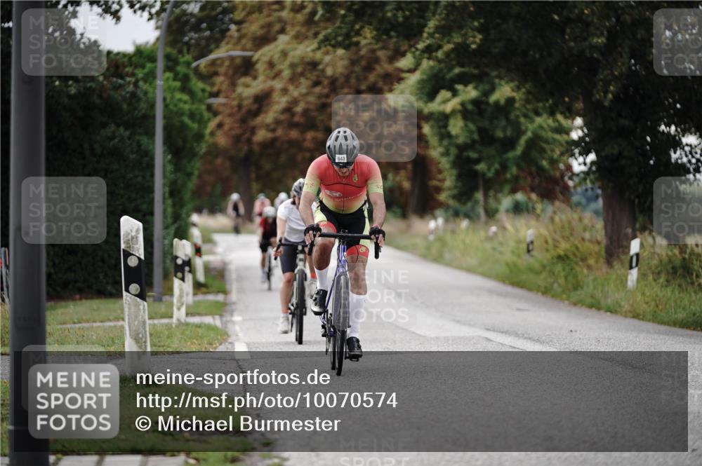 30.08.2026 - Elbe Triathlon Hamburg Michael Burmester http://msf.ph/oto/10070574 30.08.2026 09:56:45 Radfahren 643, 646, 803, 912, 957 meine-sportfotos.de