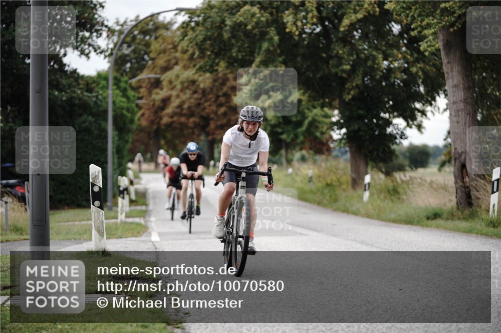 30.08.2026 - Elbe Triathlon Hamburg Michael Burmester http://msf.ph/oto/10070580 30.08.2026 09:56:46 Radfahren 543, 643, 646, 771, 912, 957 meine-sportfotos.de