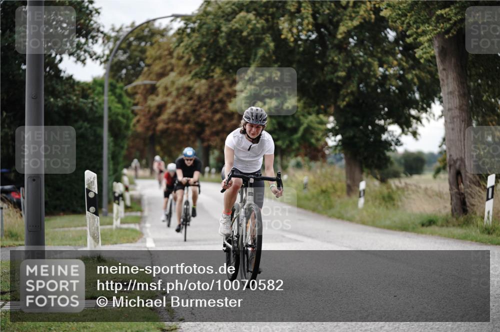 30.08.2026 - Elbe Triathlon Hamburg Michael Burmester http://msf.ph/oto/10070582 30.08.2026 09:56:46 Radfahren 543, 643, 646, 771, 912, 957 meine-sportfotos.de