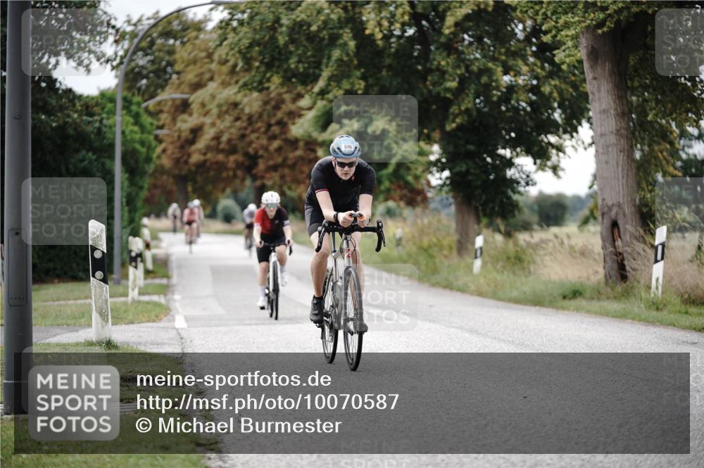 30.08.2026 - Elbe Triathlon Hamburg Michael Burmester http://msf.ph/oto/10070587 30.08.2026 09:56:48 Radfahren 543, 643, 646, 771, 901, 912, 957 meine-sportfotos.de
