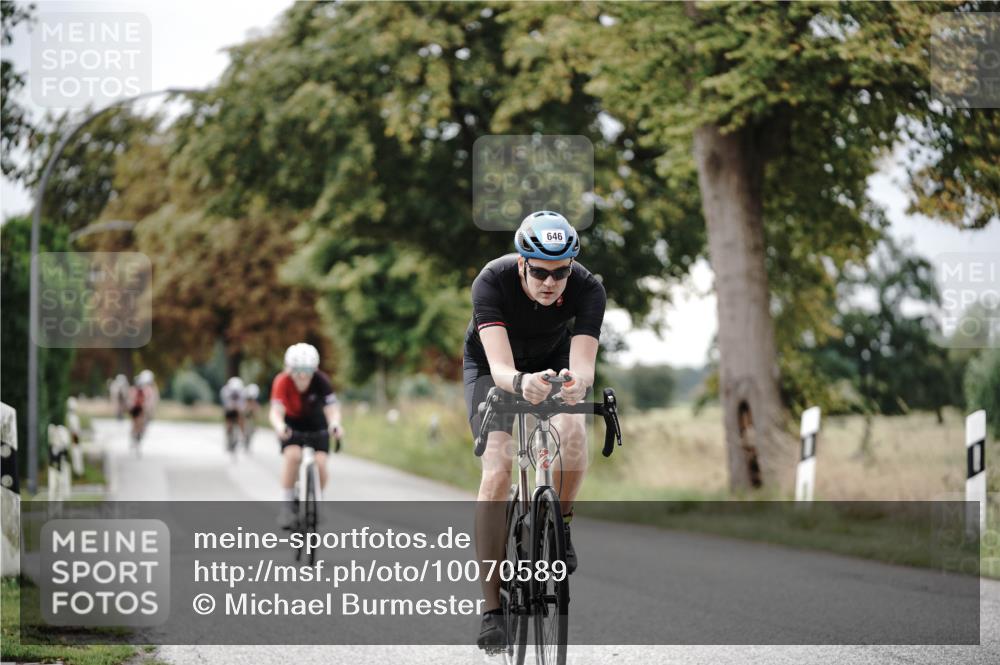 30.08.2026 - Elbe Triathlon Hamburg Michael Burmester http://msf.ph/oto/10070589 30.08.2026 09:56:48 Radfahren 543, 643, 646, 771, 901, 912, 957 meine-sportfotos.de