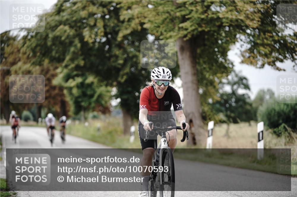 30.08.2026 - Elbe Triathlon Hamburg Michael Burmester http://msf.ph/oto/10070593 30.08.2026 09:56:50 Radfahren 543, 646, 771, 901, 912, 957, 962 meine-sportfotos.de