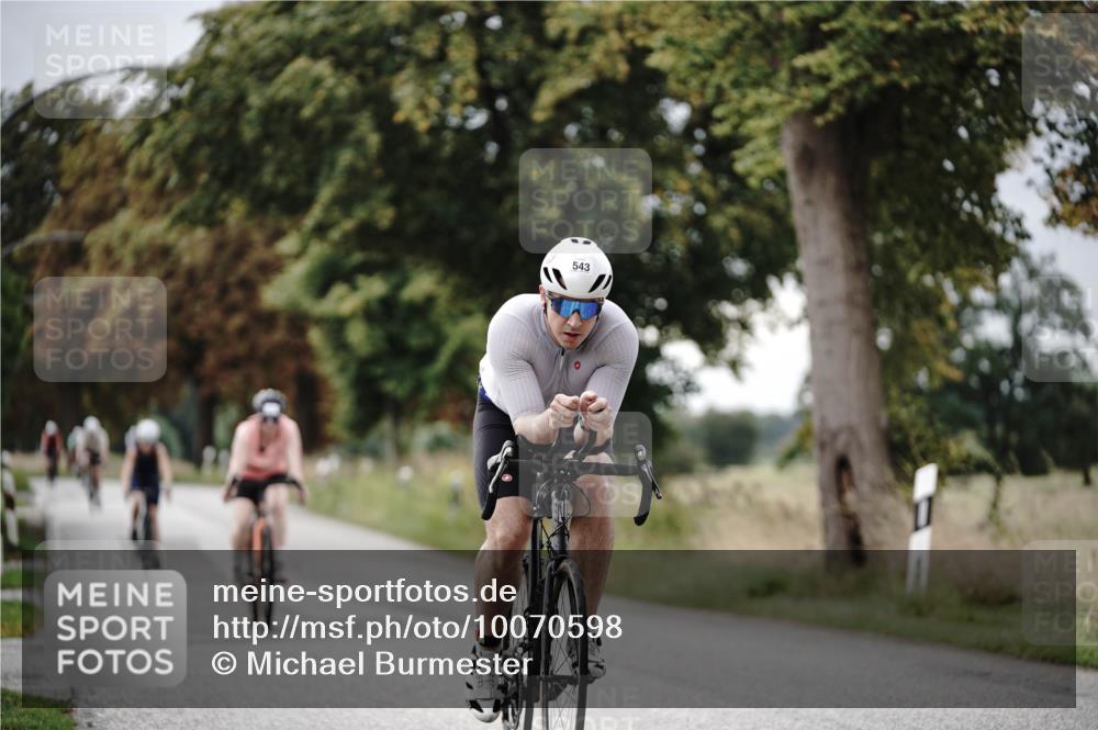 30.08.2026 - Elbe Triathlon Hamburg Michael Burmester http://msf.ph/oto/10070598 30.08.2026 09:56:53 Radfahren 543, 604, 771, 901, 962 meine-sportfotos.de