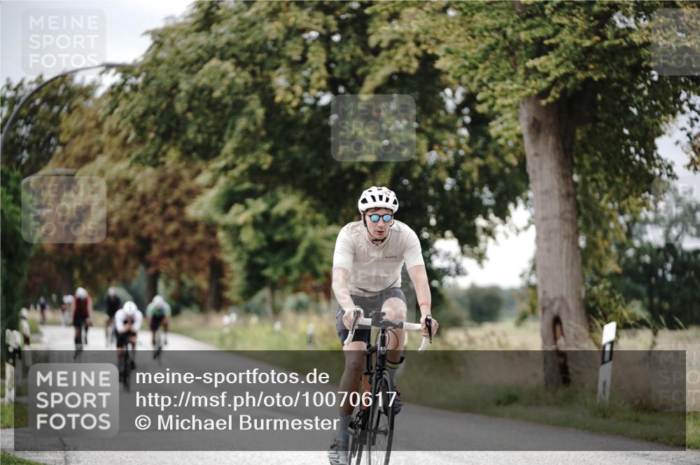 30.08.2026 - Elbe Triathlon Hamburg Michael Burmester http://msf.ph/oto/10070617 30.08.2026 09:57:00 Radfahren 604, 612, 613, 720, 726, 741, 962 meine-sportfotos.de