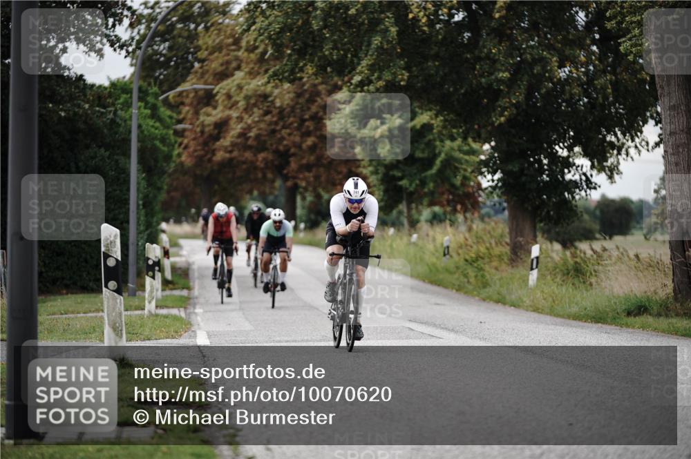 30.08.2026 - Elbe Triathlon Hamburg Michael Burmester http://msf.ph/oto/10070620 30.08.2026 09:57:02 Radfahren 604, 612, 613, 720, 726, 741 meine-sportfotos.de