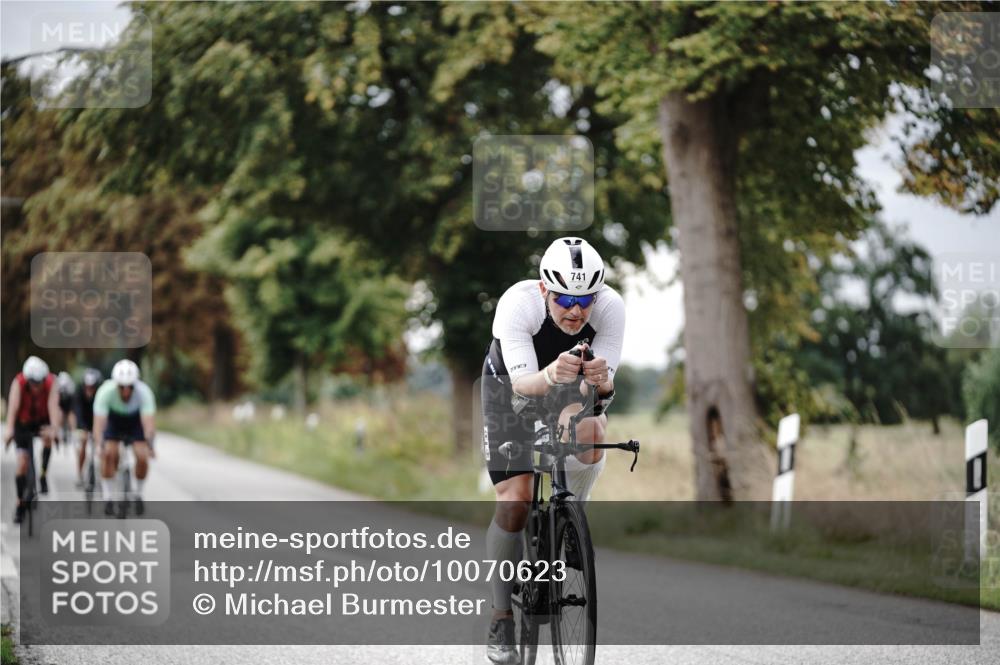 30.08.2026 - Elbe Triathlon Hamburg Michael Burmester http://msf.ph/oto/10070623 30.08.2026 09:57:03 Radfahren 604, 612, 613, 720, 726, 741, 932 meine-sportfotos.de
