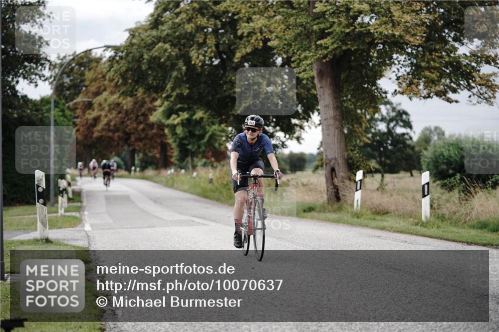 30.08.2026 - Elbe Triathlon Hamburg Michael Burmester http://msf.ph/oto/10070637 30.08.2026 09:57:14 Radfahren 480, 665, 678, 689, 943 meine-sportfotos.de