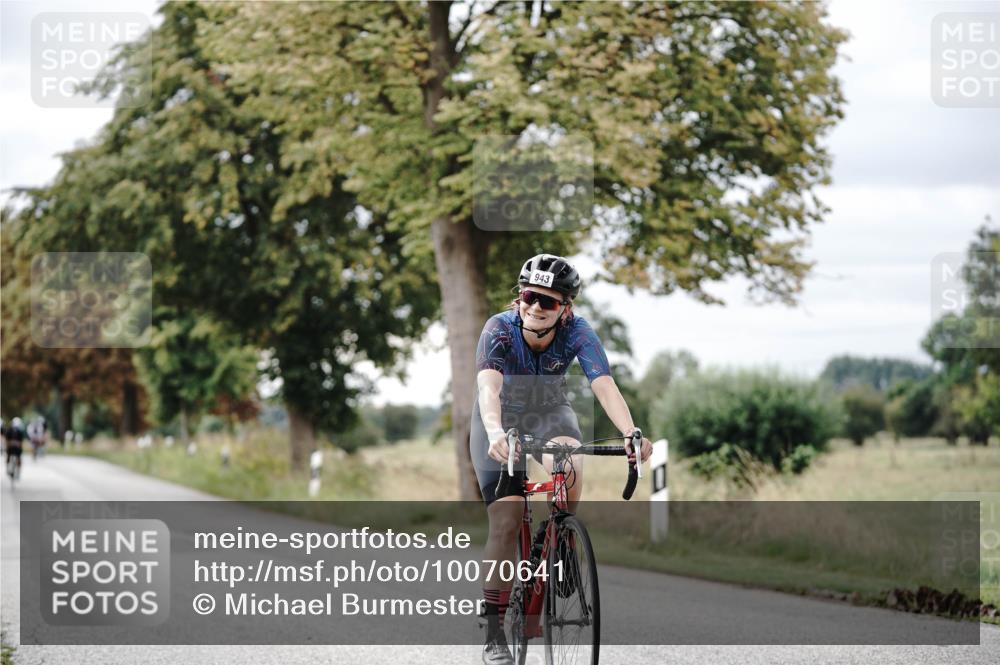 30.08.2026 - Elbe Triathlon Hamburg Michael Burmester http://msf.ph/oto/10070641 30.08.2026 09:57:15 Radfahren 641, 665, 678, 689, 943 meine-sportfotos.de
