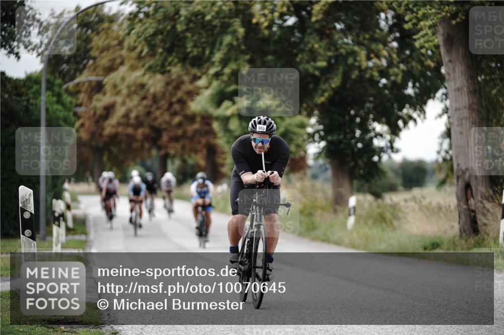 30.08.2026 - Elbe Triathlon Hamburg Michael Burmester http://msf.ph/oto/10070645 30.08.2026 09:57:20 Radfahren 261, 641, 665, 678, 698, 747, 810, 887, 1896 meine-sportfotos.de