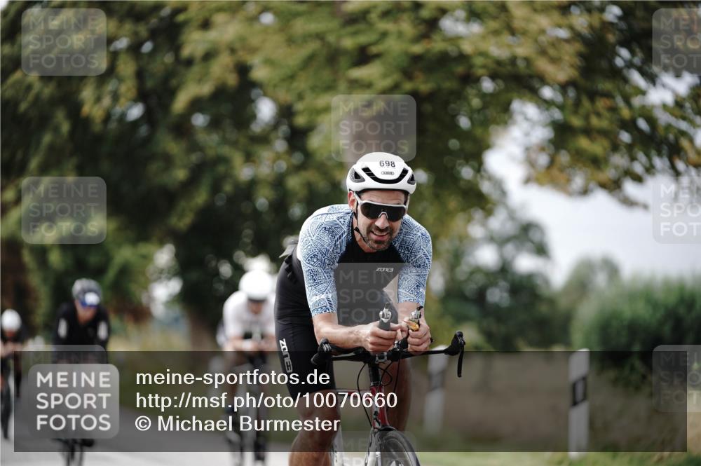 30.08.2026 - Elbe Triathlon Hamburg Michael Burmester http://msf.ph/oto/10070660 30.08.2026 09:57:24 Radfahren 261, 641, 658, 678, 698, 747, 810, 887, 1896 meine-sportfotos.de