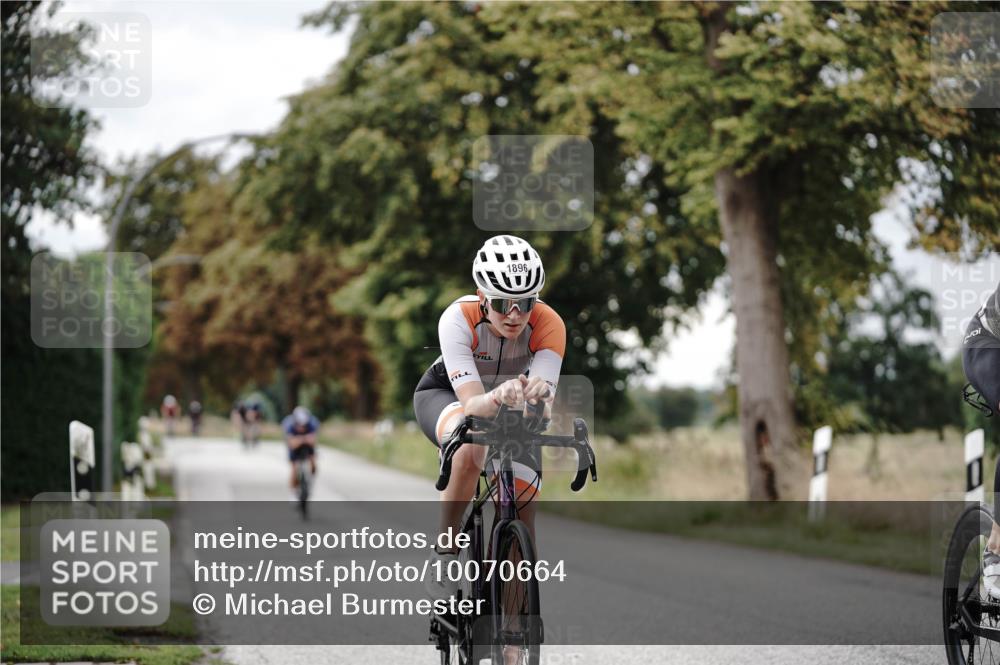 30.08.2026 - Elbe Triathlon Hamburg Michael Burmester http://msf.ph/oto/10070664 30.08.2026 09:57:26 Radfahren 261, 658, 698, 747, 810, 887, 1896 meine-sportfotos.de