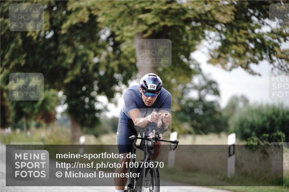 30.08.2026 - Elbe Triathlon Hamburg Michael Burmester http://msf.ph/oto/10070670 30.08.2026 09:57:29 Radfahren 413, 658, 768, 1896 meine-sportfotos.de