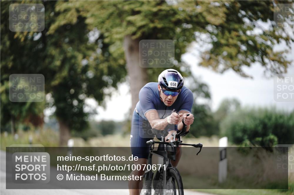 30.08.2026 - Elbe Triathlon Hamburg Michael Burmester http://msf.ph/oto/10070671 30.08.2026 09:57:29 Radfahren 413, 658, 768, 1896 meine-sportfotos.de