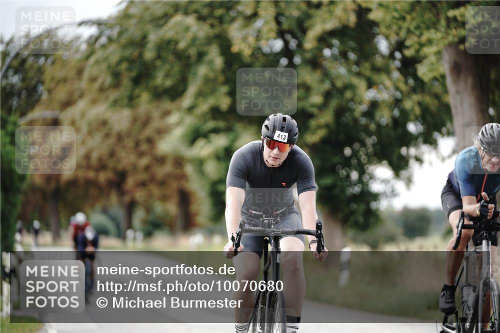 30.08.2026 - Elbe Triathlon Hamburg Michael Burmester http://msf.ph/oto/10070680 30.08.2026 09:57:35 Radfahren 413, 737, 768, 976 meine-sportfotos.de
