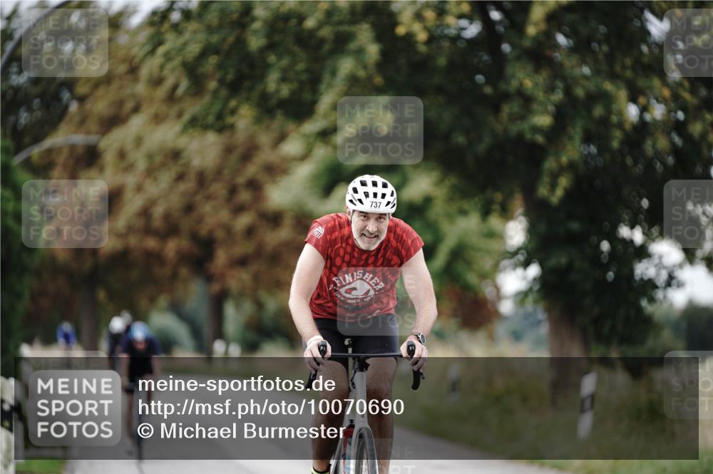 30.08.2026 - Elbe Triathlon Hamburg Michael Burmester http://msf.ph/oto/10070690 30.08.2026 09:57:40 Radfahren 569, 734, 737, 976 meine-sportfotos.de
