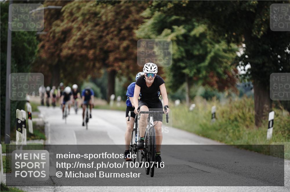 30.08.2026 - Elbe Triathlon Hamburg Michael Burmester http://msf.ph/oto/10070716 30.08.2026 09:57:56 Radfahren 446, 611, 880, 938 meine-sportfotos.de