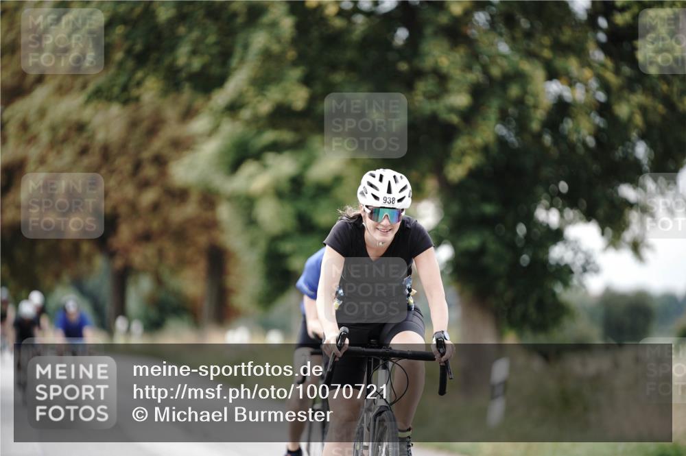 30.08.2026 - Elbe Triathlon Hamburg Michael Burmester http://msf.ph/oto/10070721 30.08.2026 09:57:57 Radfahren 446, 611, 838, 880, 938 meine-sportfotos.de