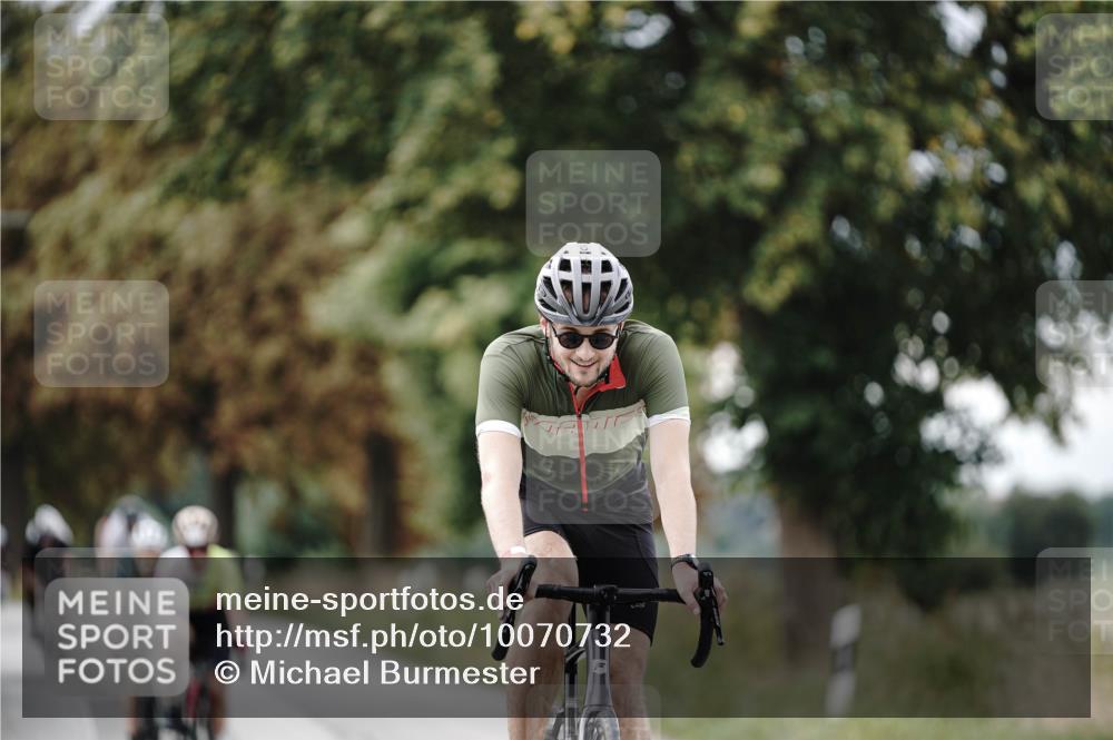 30.08.2026 - Elbe Triathlon Hamburg Michael Burmester http://msf.ph/oto/10070732 30.08.2026 09:58:06 Radfahren 403, 423, 785, 838, 897, 944 meine-sportfotos.de