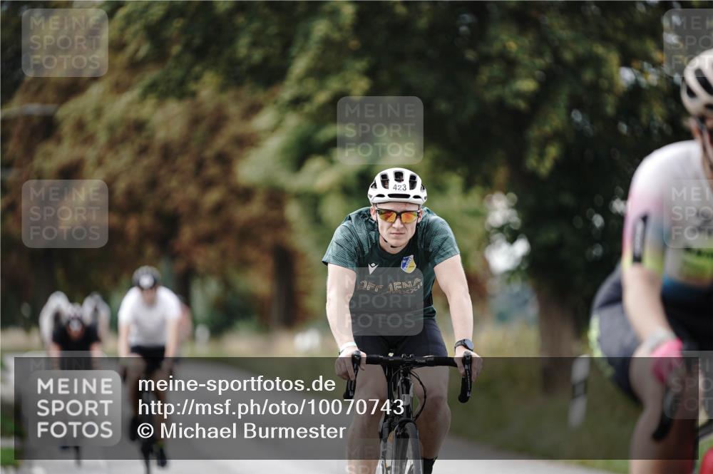 30.08.2026 - Elbe Triathlon Hamburg Michael Burmester http://msf.ph/oto/10070743 30.08.2026 09:58:09 Radfahren 403, 423, 429, 590, 785, 897, 944 meine-sportfotos.de