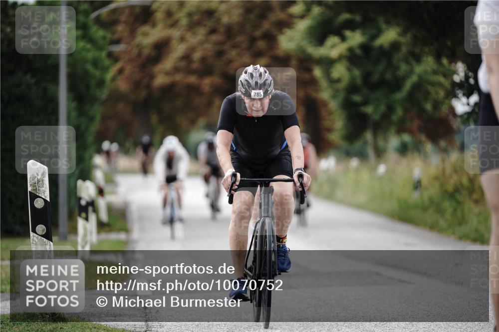 30.08.2026 - Elbe Triathlon Hamburg Michael Burmester http://msf.ph/oto/10070752 30.08.2026 09:58:12 Radfahren 403, 404, 423, 429, 585, 590, 785, 897 meine-sportfotos.de