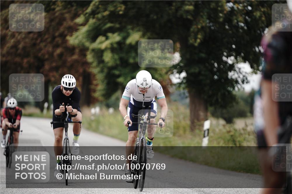 30.08.2026 - Elbe Triathlon Hamburg Michael Burmester http://msf.ph/oto/10070769 30.08.2026 09:58:25 Radfahren 481, 603, 607, 701, 722, 728, 881, 886, 891 meine-sportfotos.de