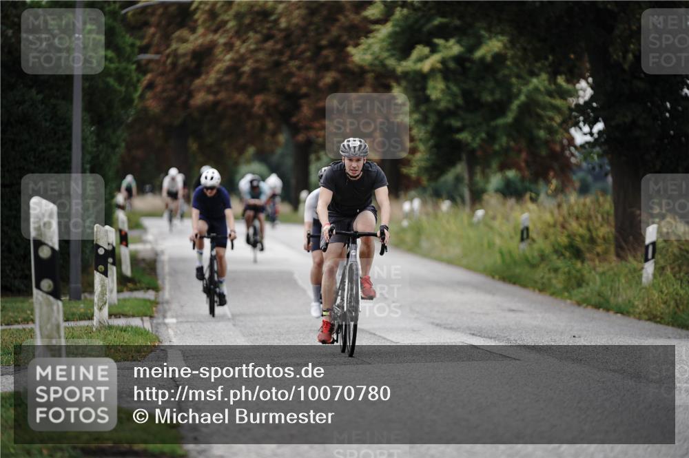 30.08.2026 - Elbe Triathlon Hamburg Michael Burmester http://msf.ph/oto/10070780 30.08.2026 09:58:30 Radfahren 506, 508, 607, 656, 779, 881, 891 meine-sportfotos.de