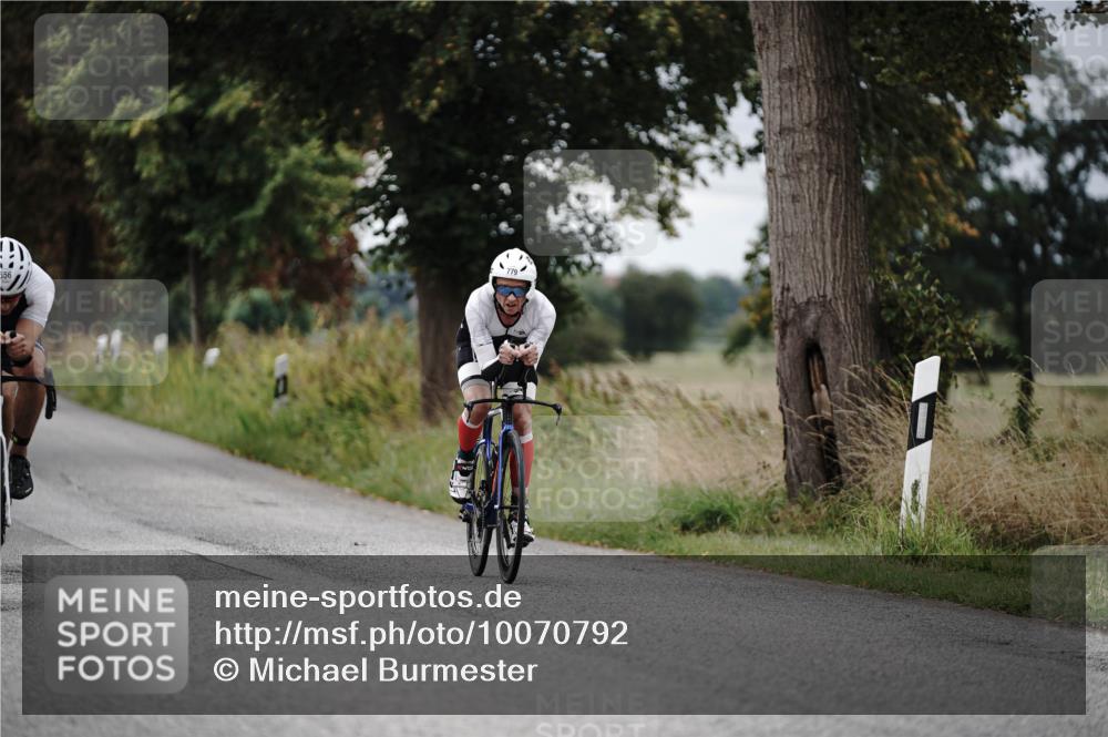 30.08.2026 - Elbe Triathlon Hamburg Michael Burmester http://msf.ph/oto/10070792 30.08.2026 09:58:37 Radfahren 417, 503, 508, 513, 526, 656, 779, 950 meine-sportfotos.de