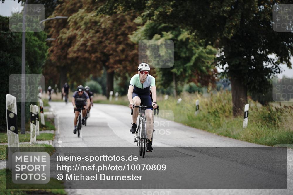 30.08.2026 - Elbe Triathlon Hamburg Michael Burmester http://msf.ph/oto/10070809 30.08.2026 09:58:42 Radfahren 464, 513, 526, 746, 950 meine-sportfotos.de