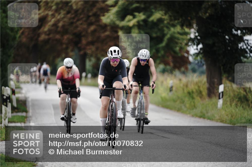 30.08.2026 - Elbe Triathlon Hamburg Michael Burmester http://msf.ph/oto/10070832 30.08.2026 09:58:55 Radfahren 409, 540, 664, 752, 799, 919, 954 meine-sportfotos.de