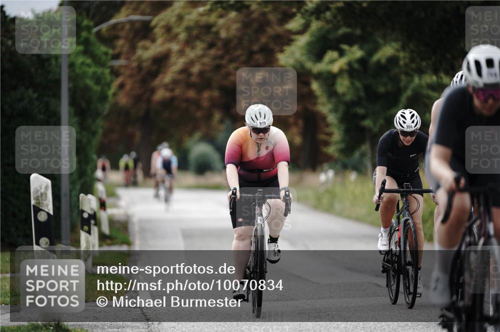 30.08.2026 - Elbe Triathlon Hamburg Michael Burmester http://msf.ph/oto/10070834 30.08.2026 09:58:56 Radfahren 409, 540, 664, 691, 752, 799, 919, 954 meine-sportfotos.de