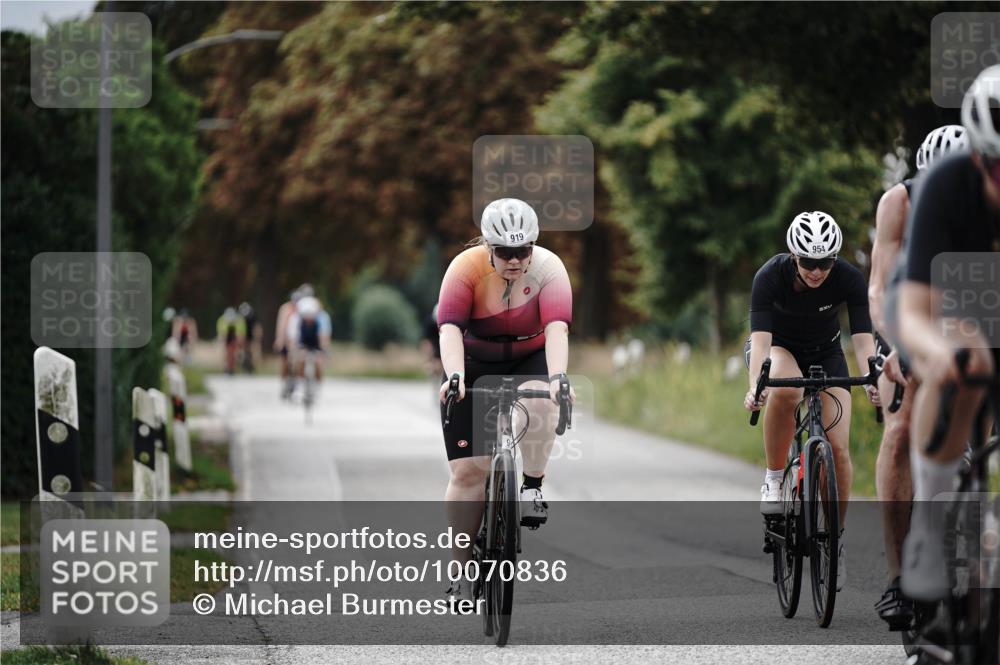 30.08.2026 - Elbe Triathlon Hamburg Michael Burmester http://msf.ph/oto/10070836 30.08.2026 09:58:56 Radfahren 409, 540, 664, 691, 752, 799, 919, 954 meine-sportfotos.de