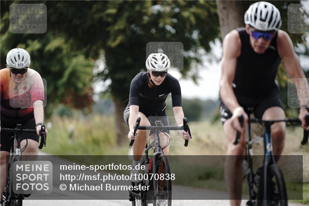 30.08.2026 - Elbe Triathlon Hamburg Michael Burmester http://msf.ph/oto/10070838 30.08.2026 09:58:56 Radfahren 409, 540, 664, 691, 752, 799, 919, 954 meine-sportfotos.de