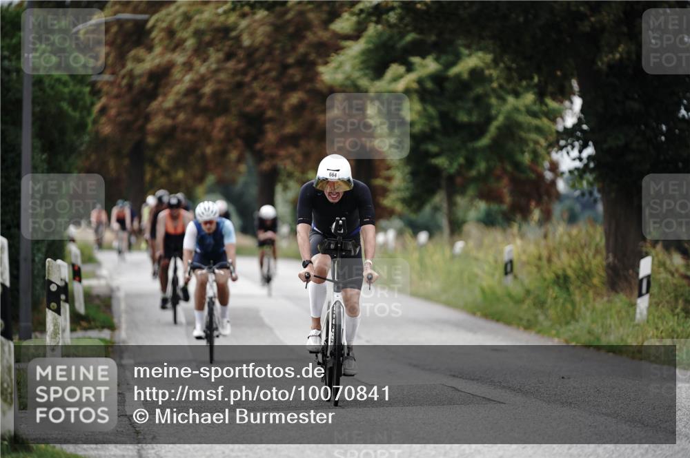 30.08.2026 - Elbe Triathlon Hamburg Michael Burmester http://msf.ph/oto/10070841 30.08.2026 09:58:59 Radfahren 299, 409, 605, 664, 691, 718, 919, 954 meine-sportfotos.de